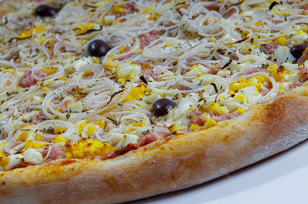 Pizza de Portuguesa com ovos, presunto e cebola da Don Mussarelo